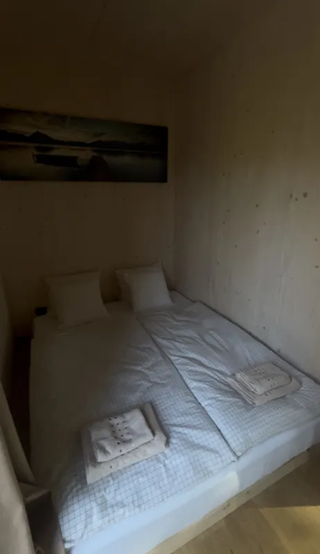Ložnice s manželským lůžkem